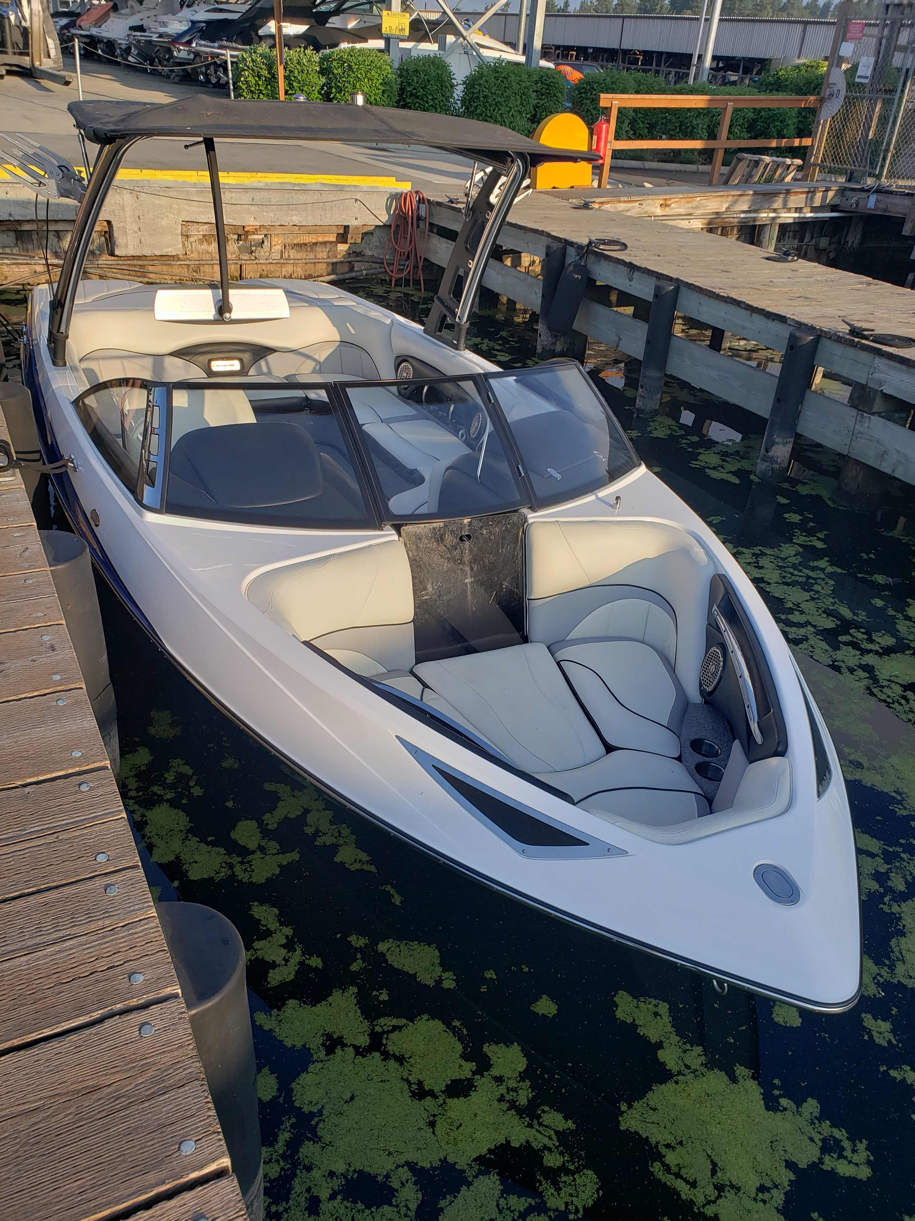 2013 Malibu 23 LSV *Very Low 180 HOURS* WAKESETTER Icon